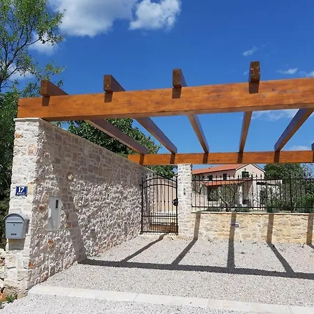 Milka Villa